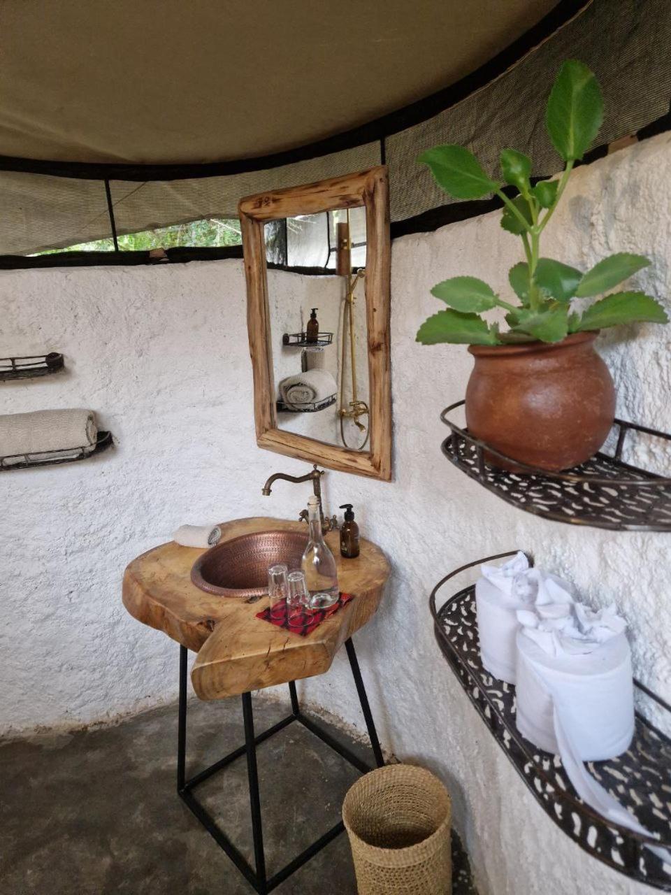 Dolly Farm & River Camp, Luxury Tents Usa River Dış mekan fotoğraf