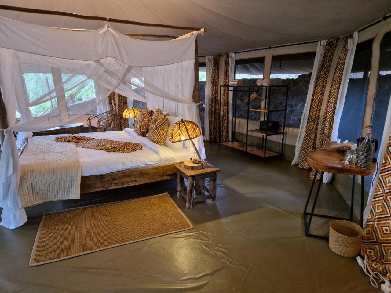 Dolly Farm & River Camp, Luxury Tents Usa River Dış mekan fotoğraf