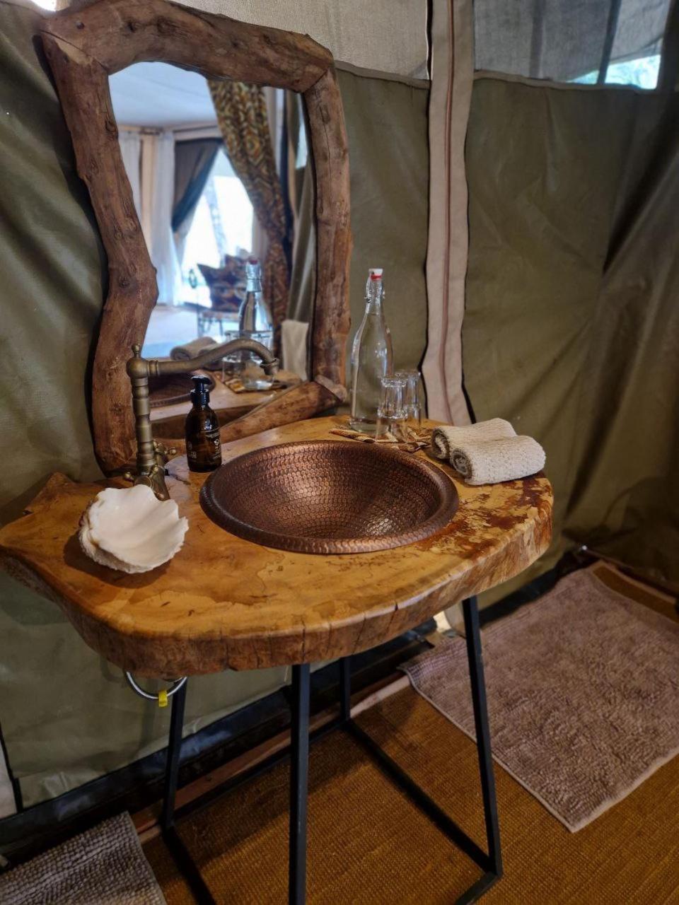 Dolly Farm & River Camp, Luxury Tents Usa River Dış mekan fotoğraf